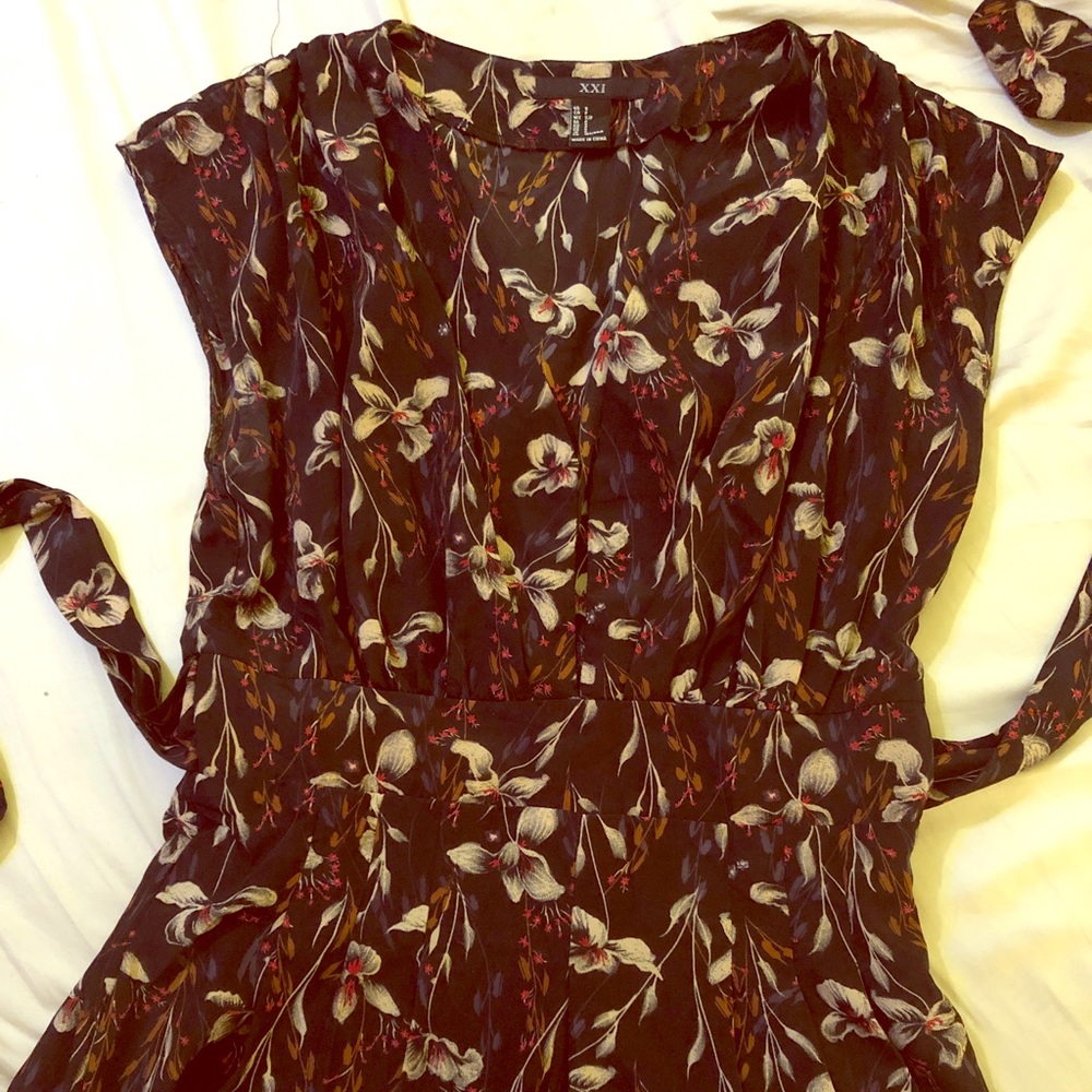 Forever 21 floral lily dress size S